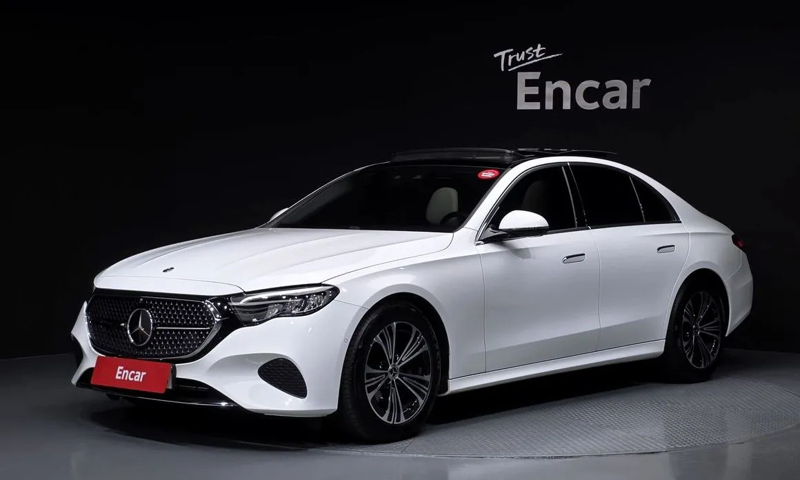 Mercedes-Benz E-Class — фото 1