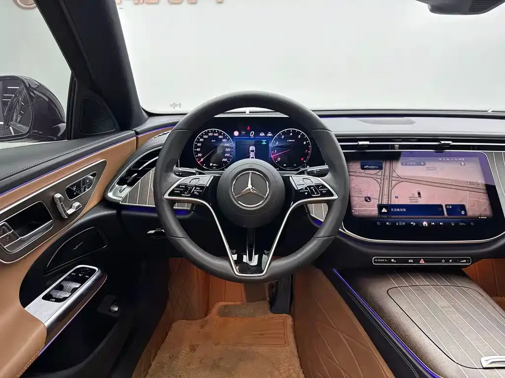 Mercedes-Benz E-Class — фото 2