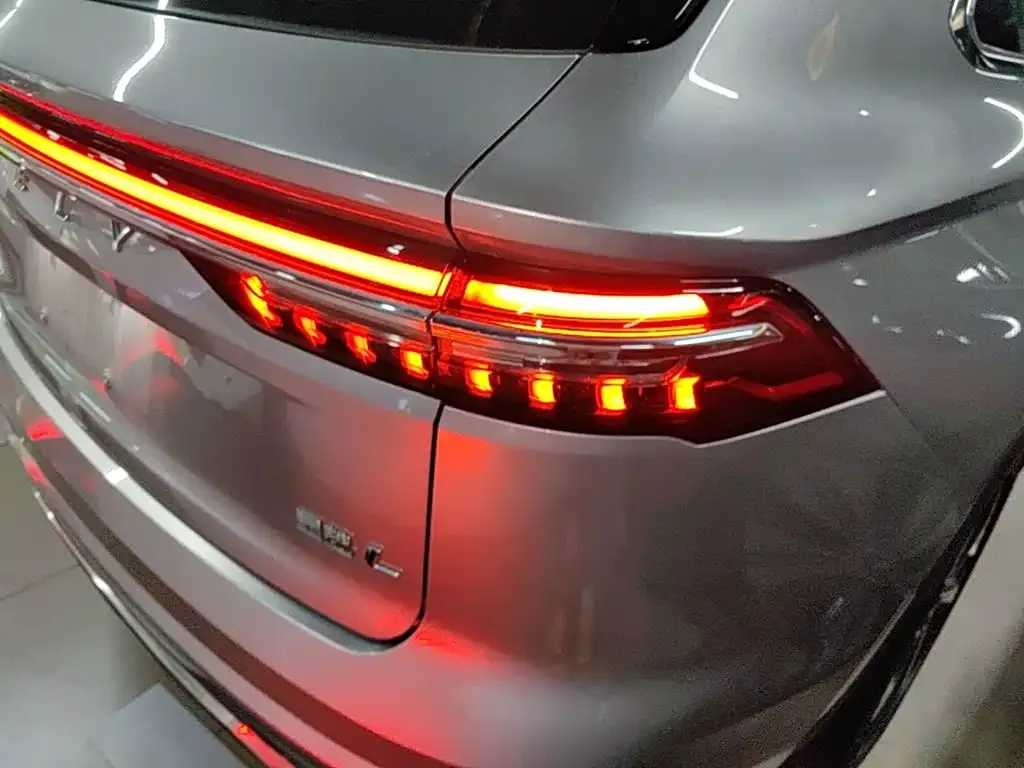 Geely Xingyue L — фото 9