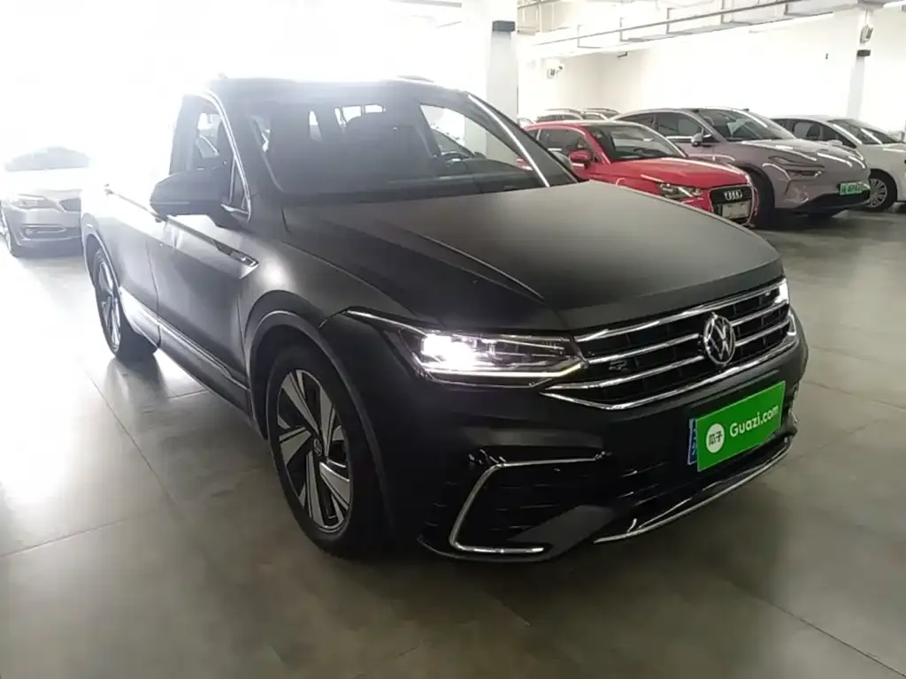 Volkswagen Tiguan L — фото 9