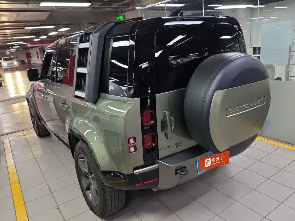 Land Rover Defender — фото 6
