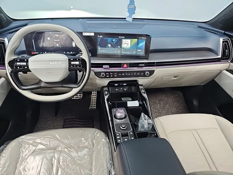 Kia Sorento — фото 6