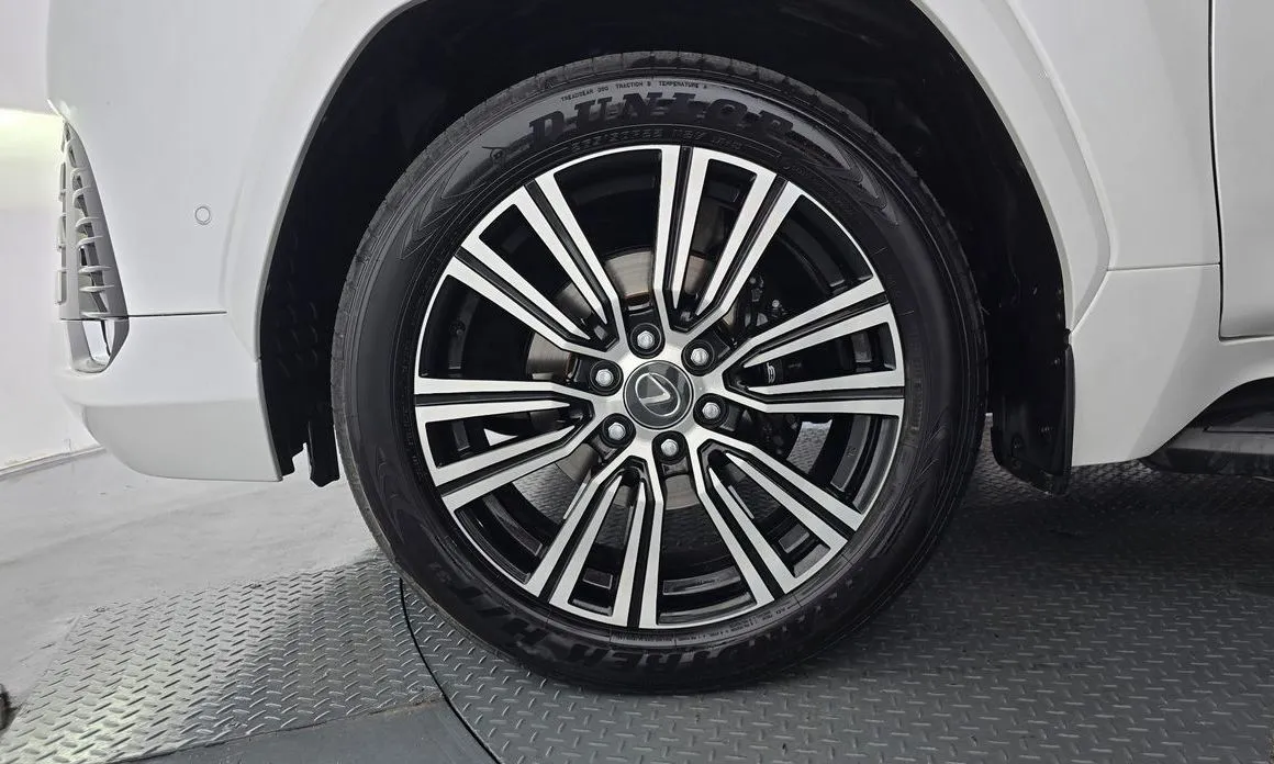 Lexus LX — фото 7