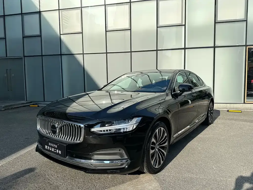Volvo S90 — фото 1