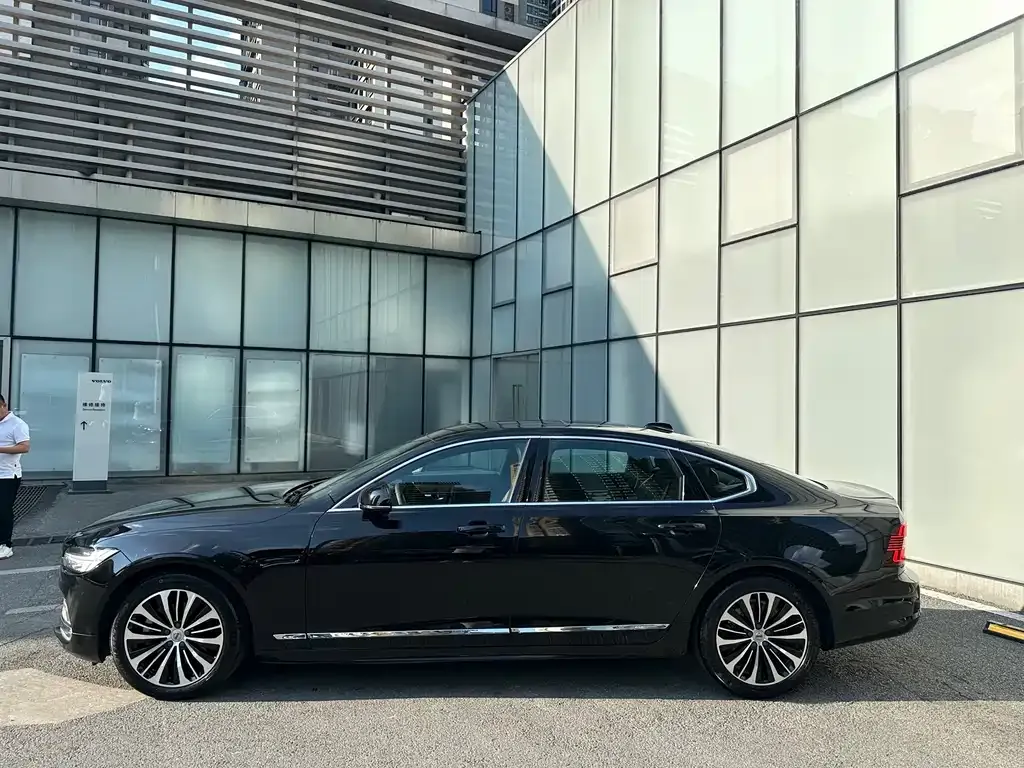 Volvo S90 — фото 9