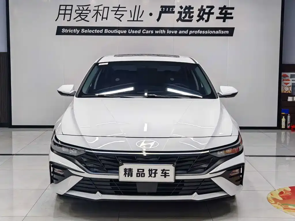 Hyundai Elantra — фото 2