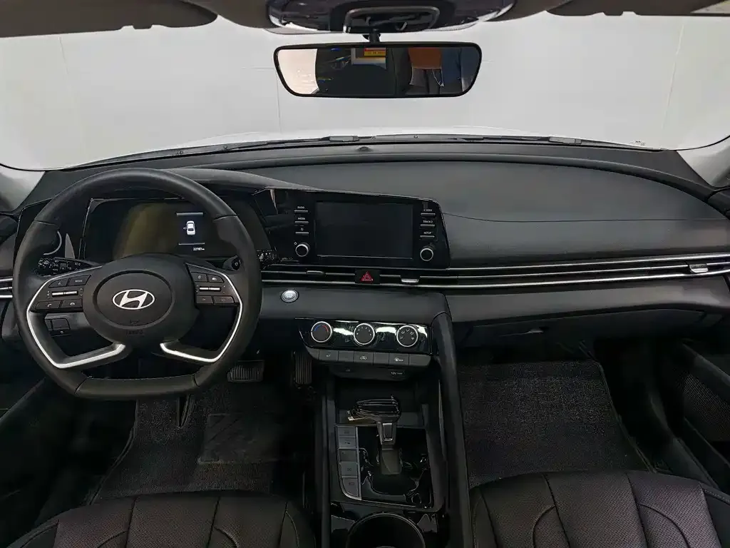 Hyundai Elantra — фото 6