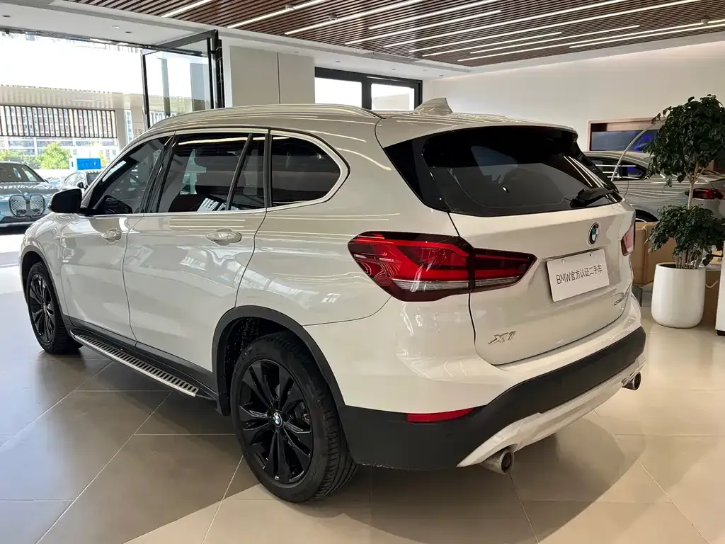 BMW X1 — фото 5