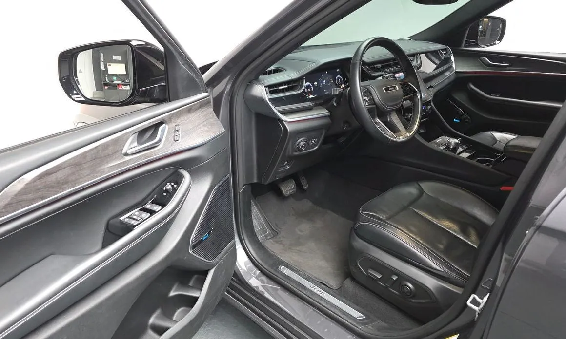 Jeep Cherokee — фото 9