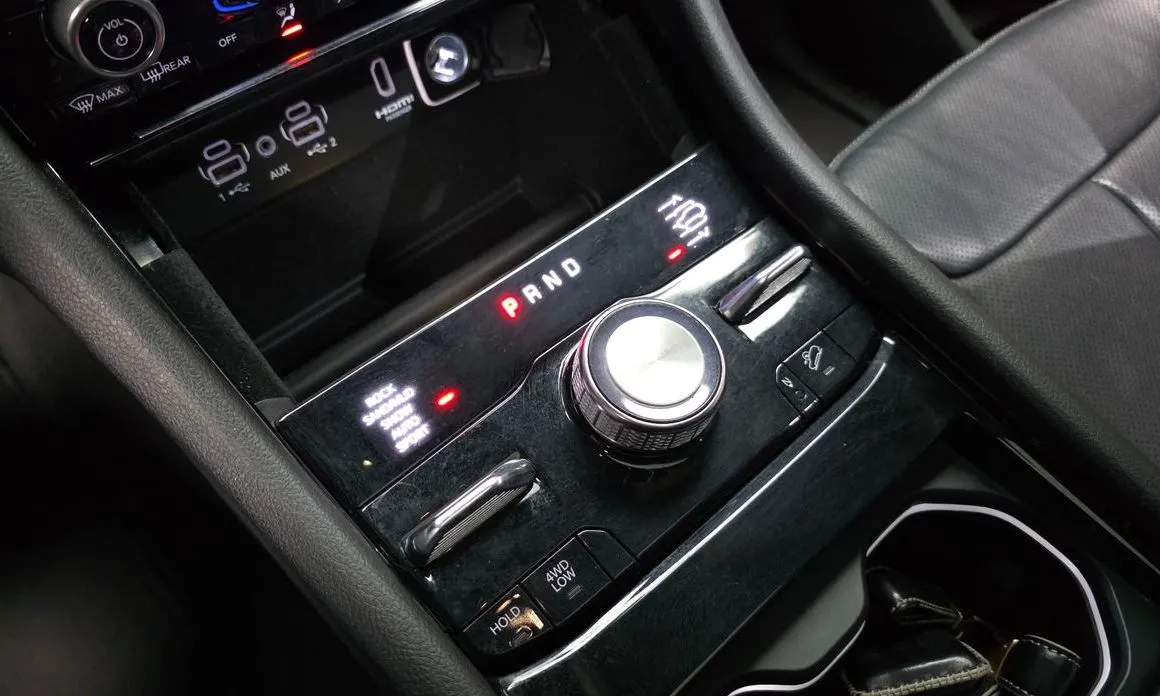 Jeep Cherokee — фото 8