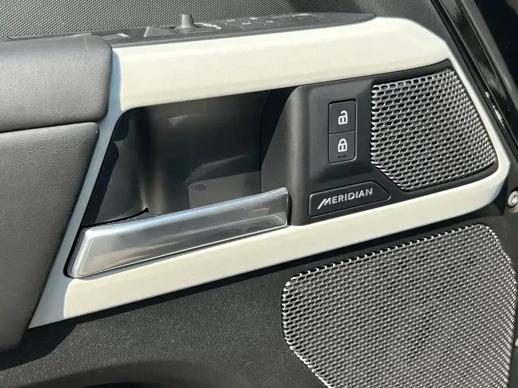 Land Rover Defender — фото 10