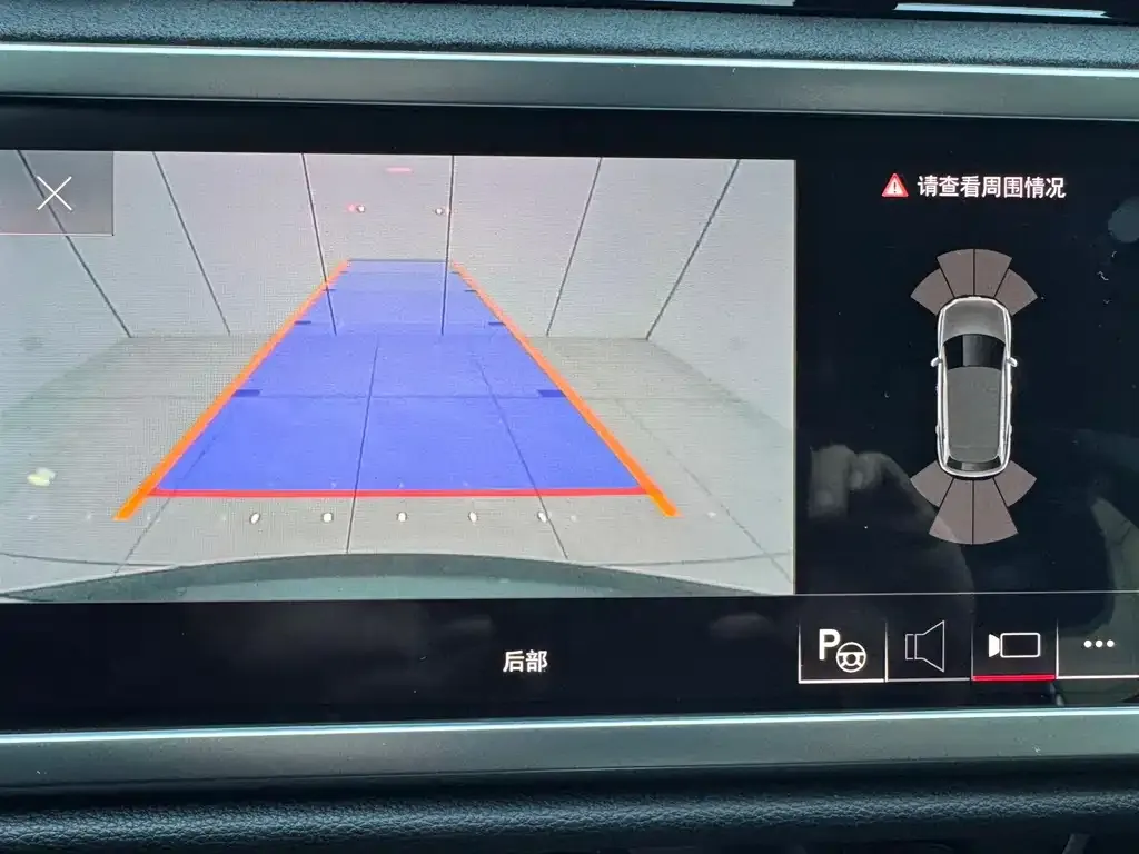 Audi Q3 — фото 7