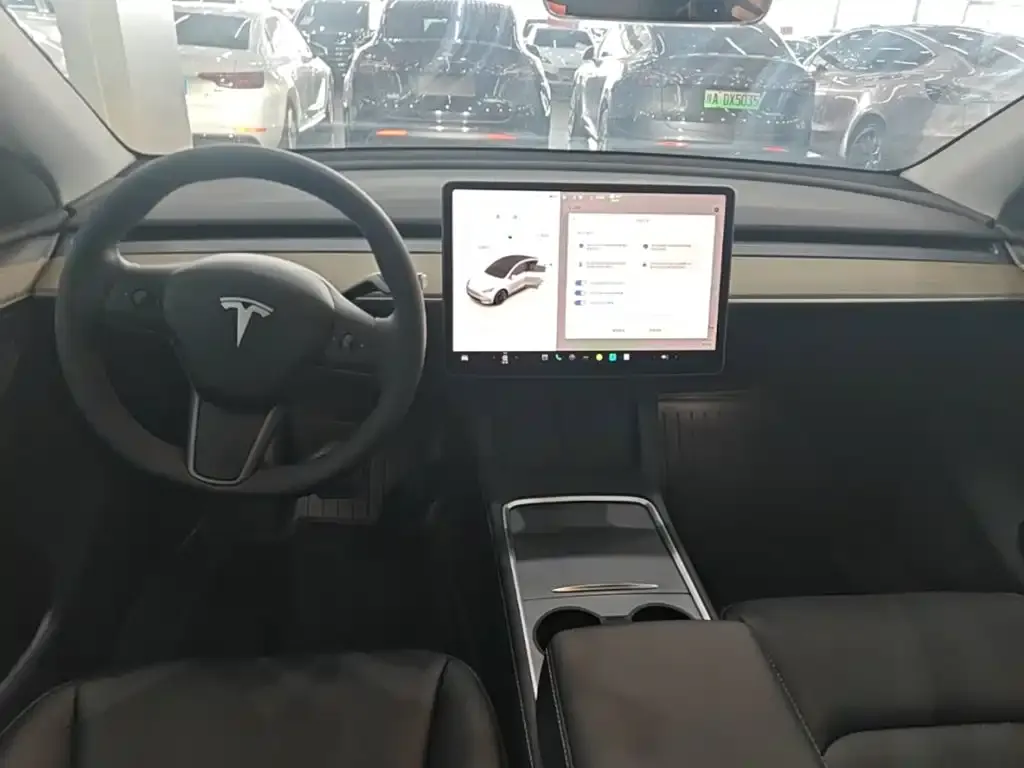 Tesla Model Y — фото 4