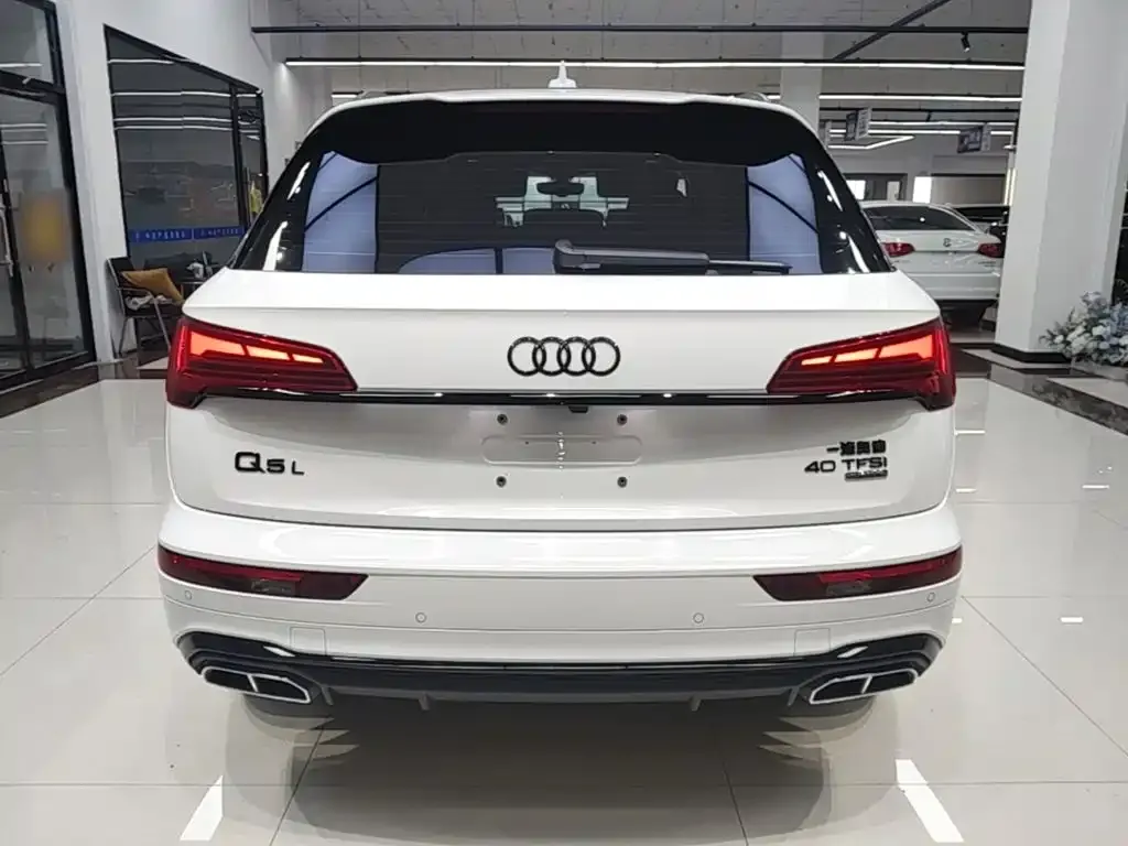 Audi Q5L — фото 2