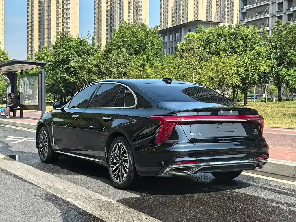 Hongqi H5 — фото 9