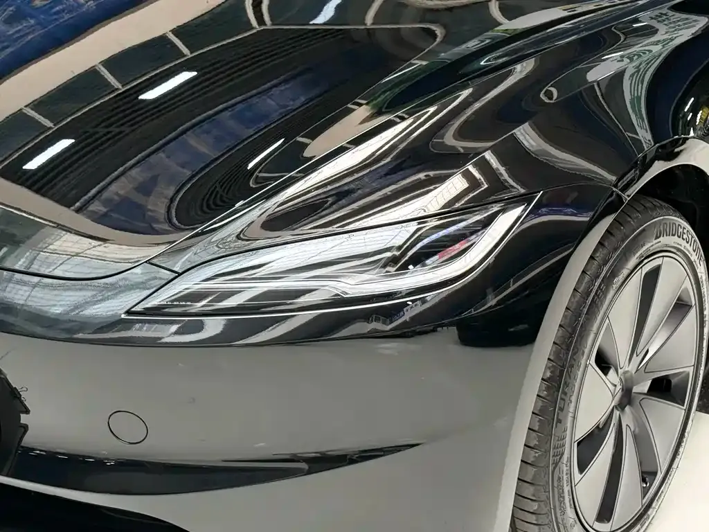 Tesla Model 3 — фото 9