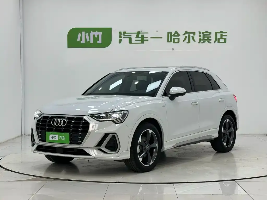 Audi Q3 — фото 1