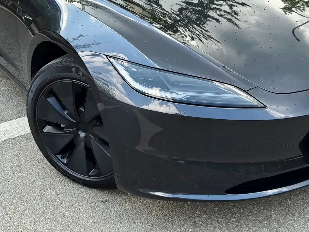 Tesla Model 3 — фото 4