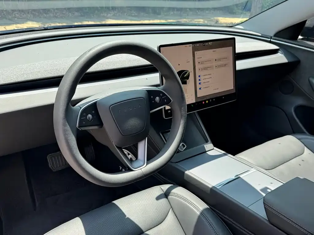 Tesla Model 3 — фото 6