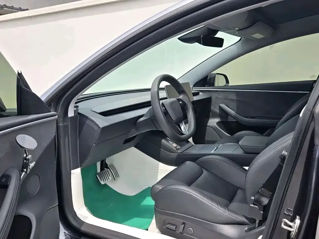 Tesla Model 3 — фото 2