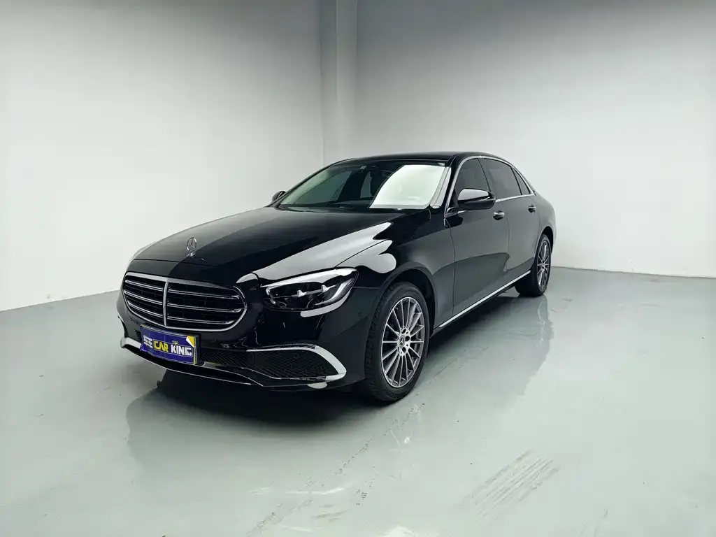 Mercedes-Benz E-Class — фото 1