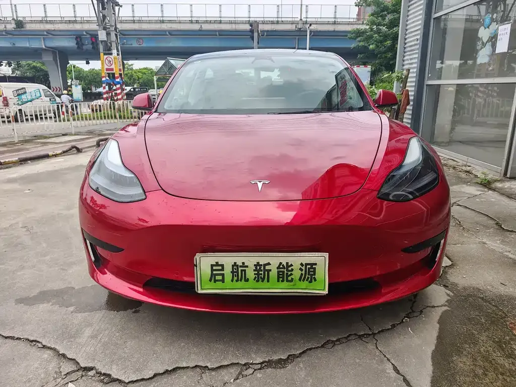 Tesla Model 3 — фото 3