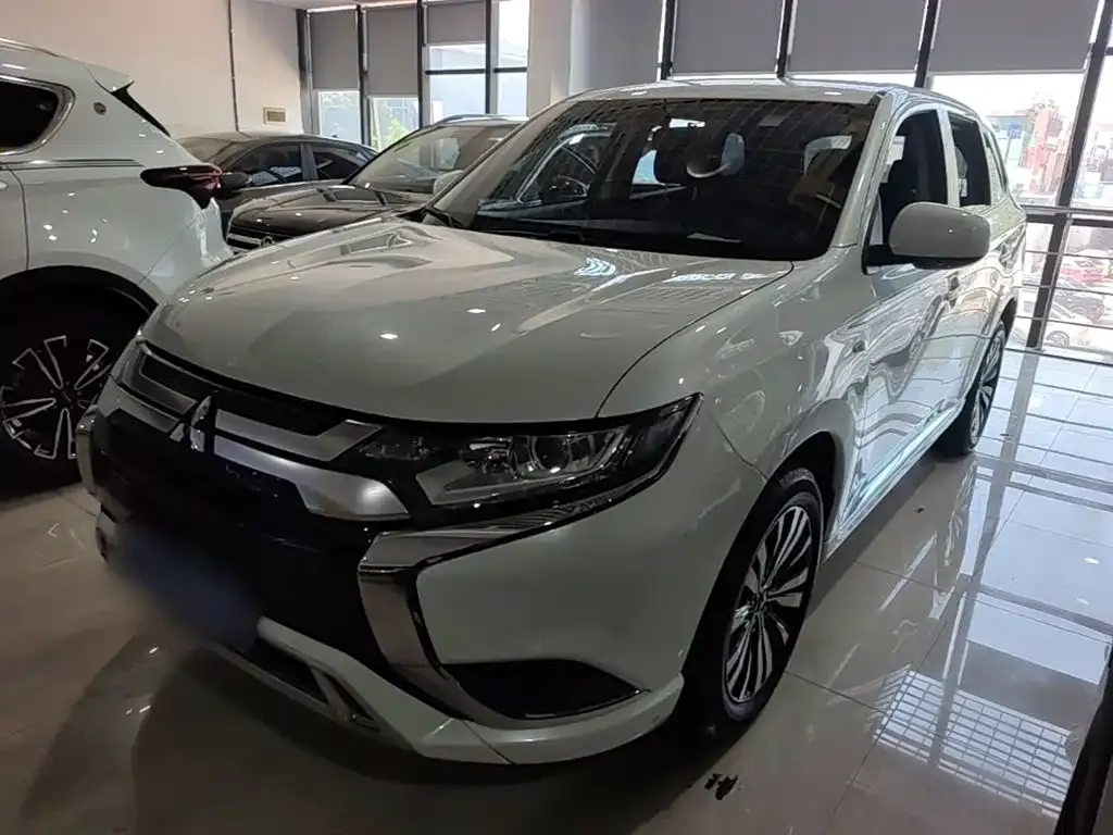Mitsubishi Outlander — фото 6