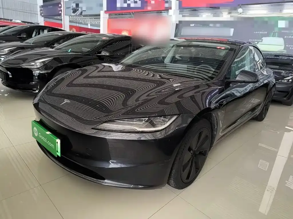 Tesla Model 3 — фото 1