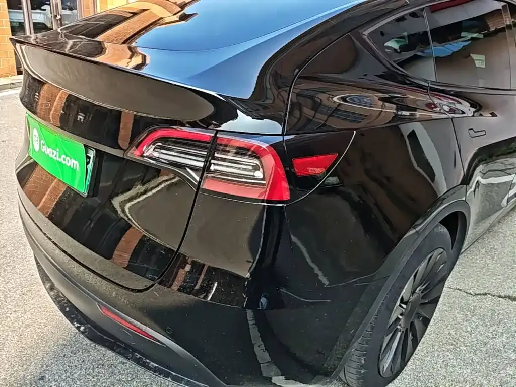 Tesla Model Y — фото 5