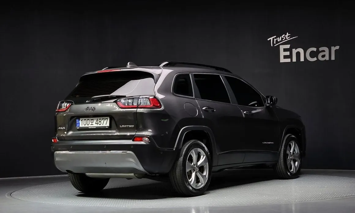 Jeep Cherokee — фото 3