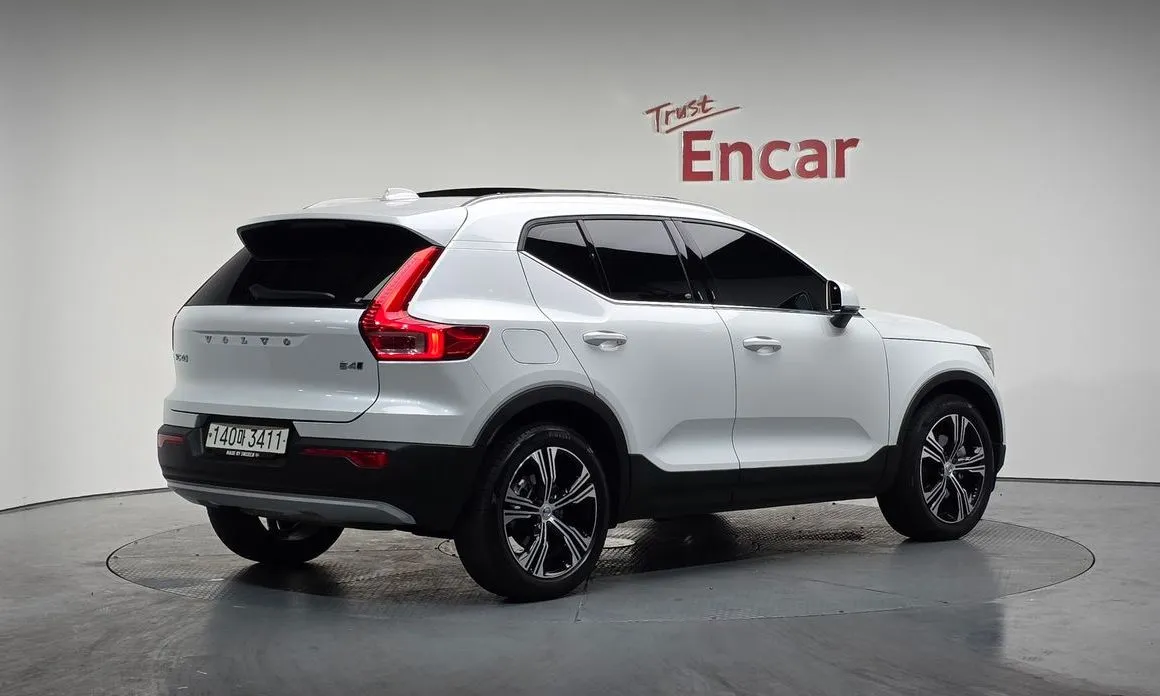 Volvo XC40 — фото 5