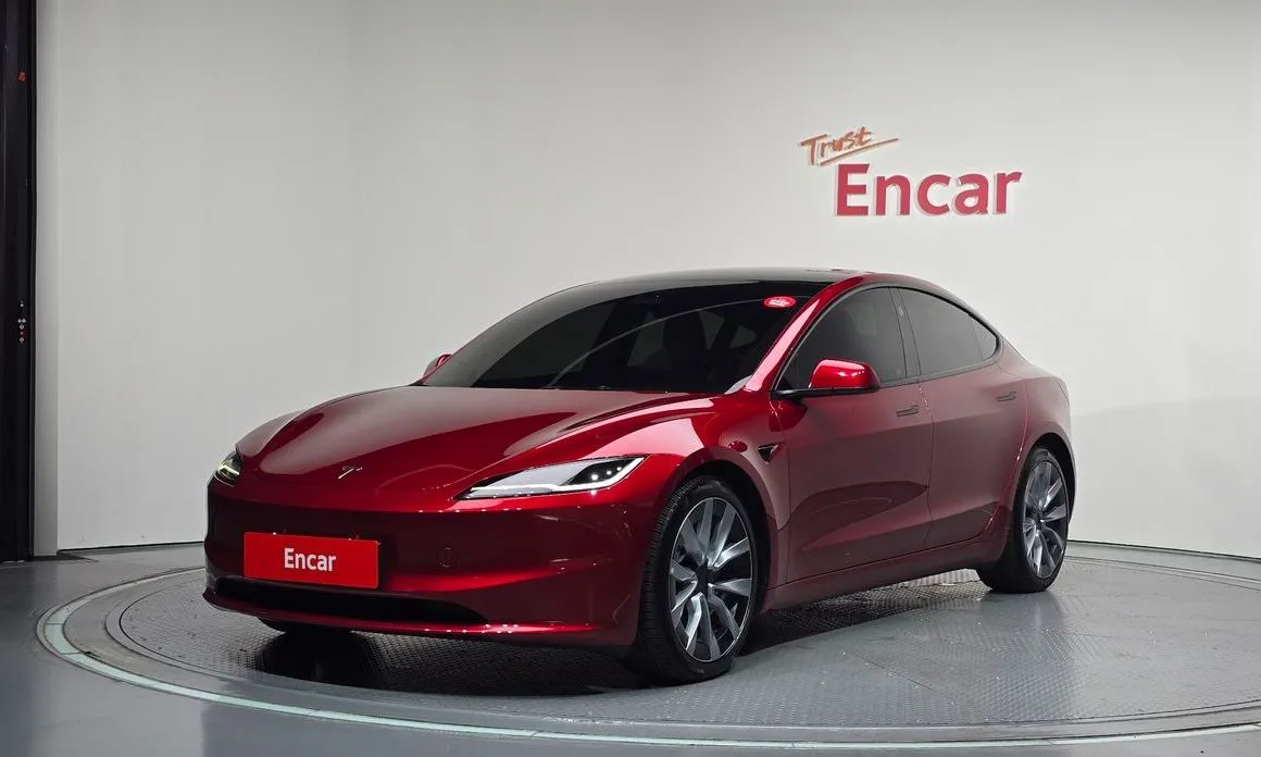 Tesla Model 3 — фото 1