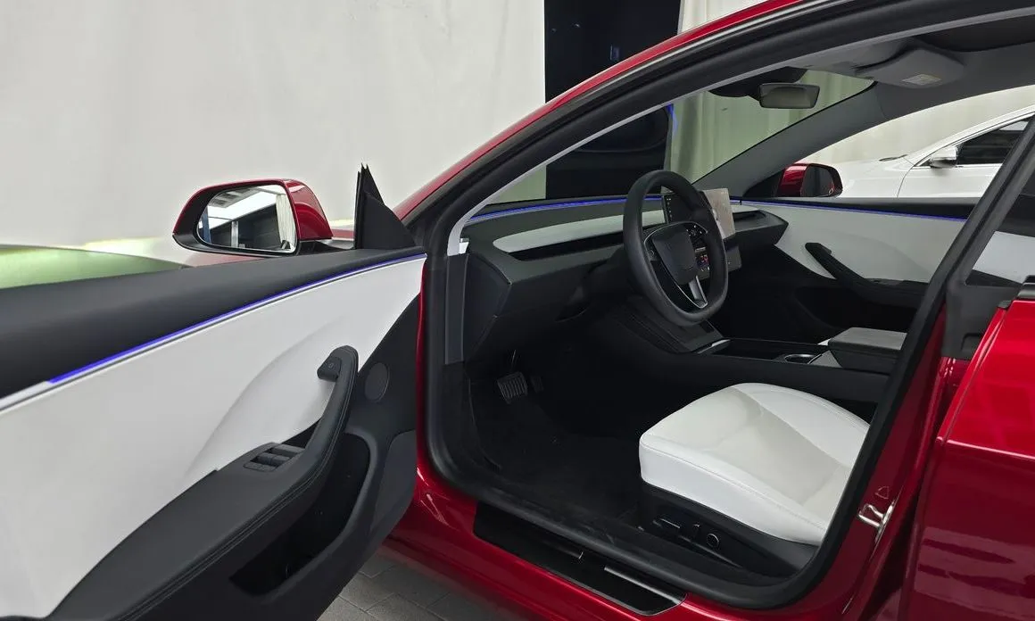Tesla Model 3 — фото 6