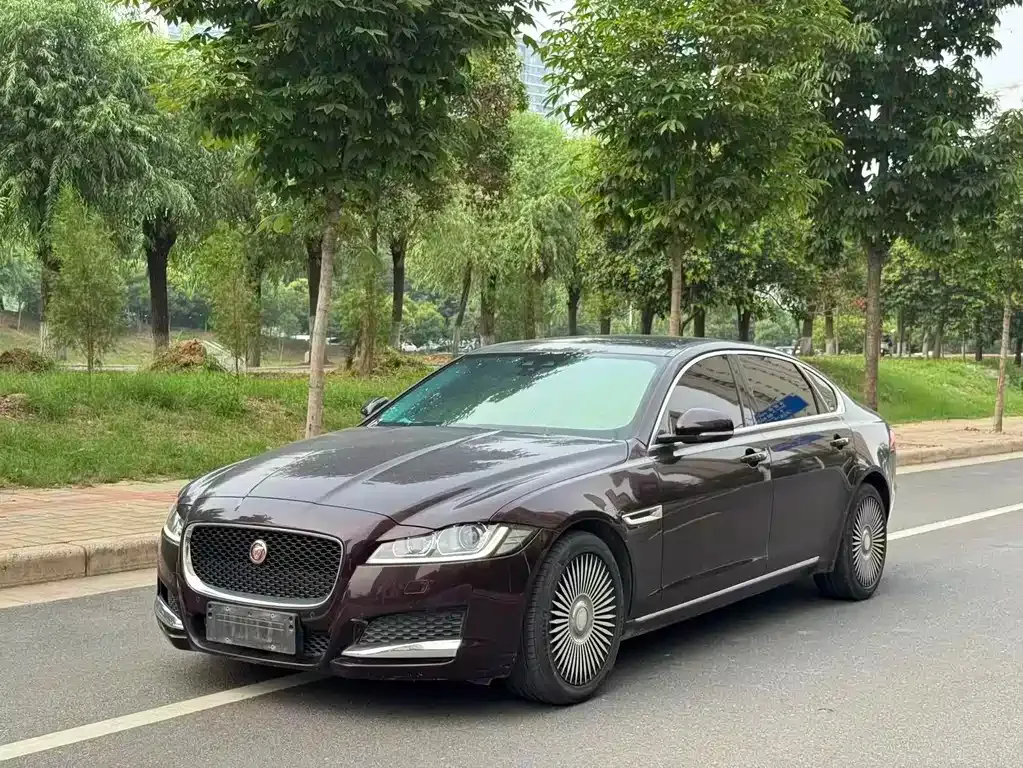 Jaguar XFL — фото 1