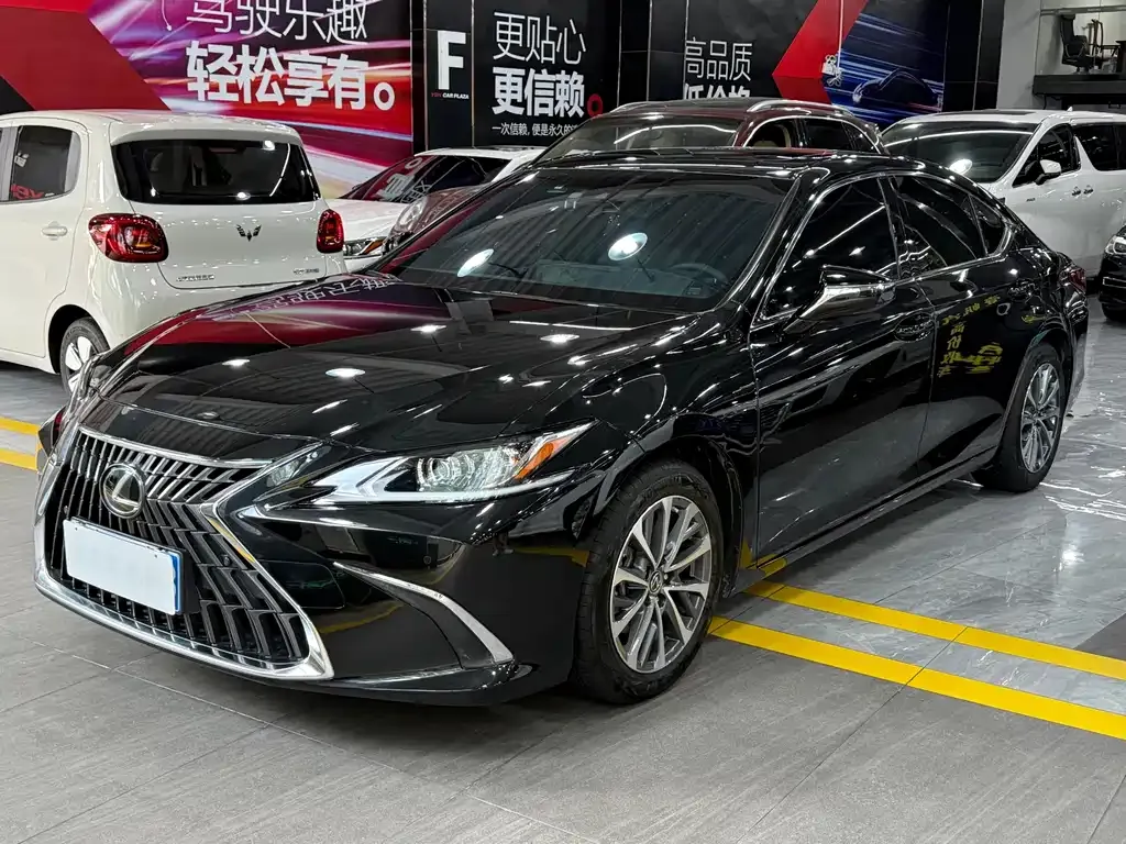 Lexus ES — фото 1