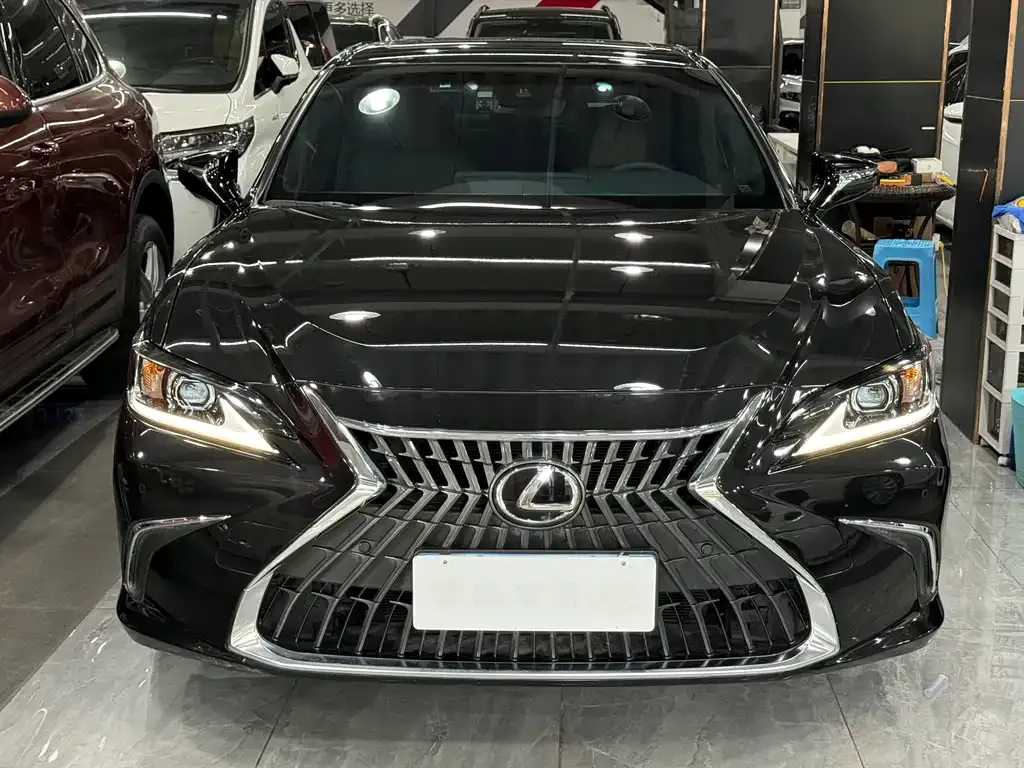 Lexus ES — фото 10