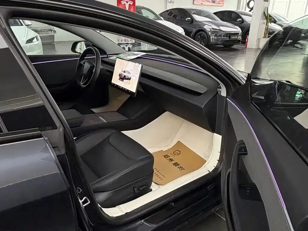 Tesla Model 3 — фото 3