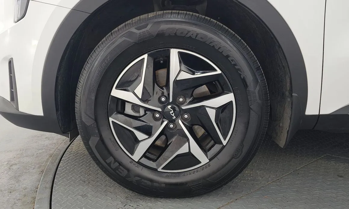 Kia Sorento — фото 8