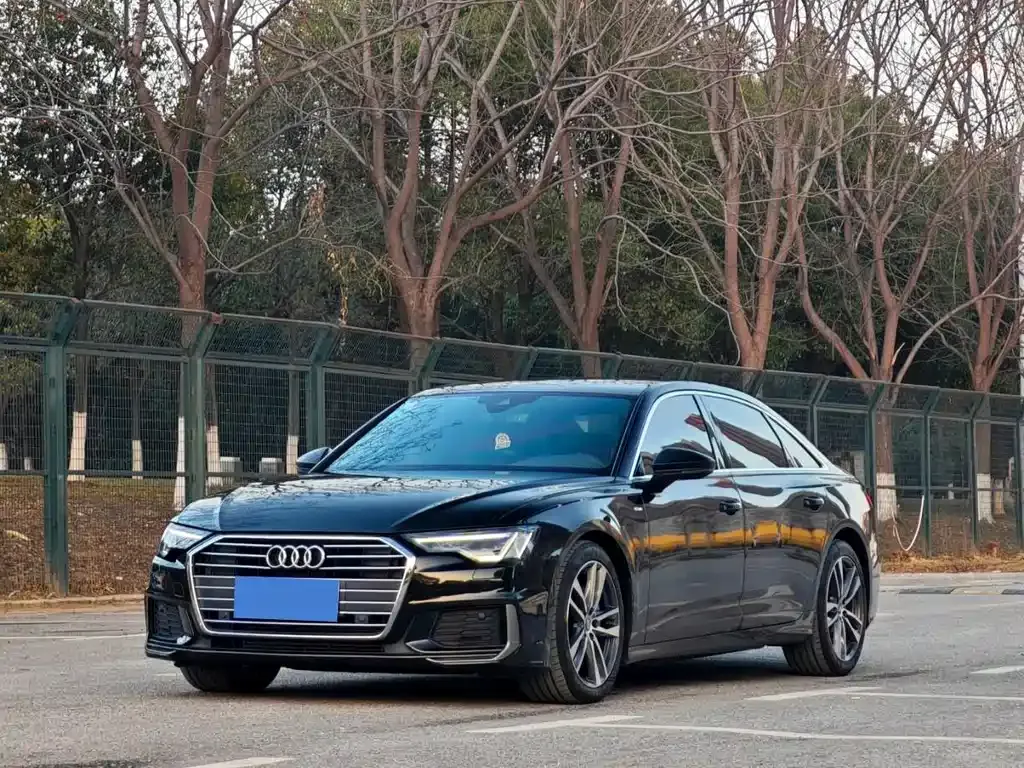 Audi A6L — фото 1