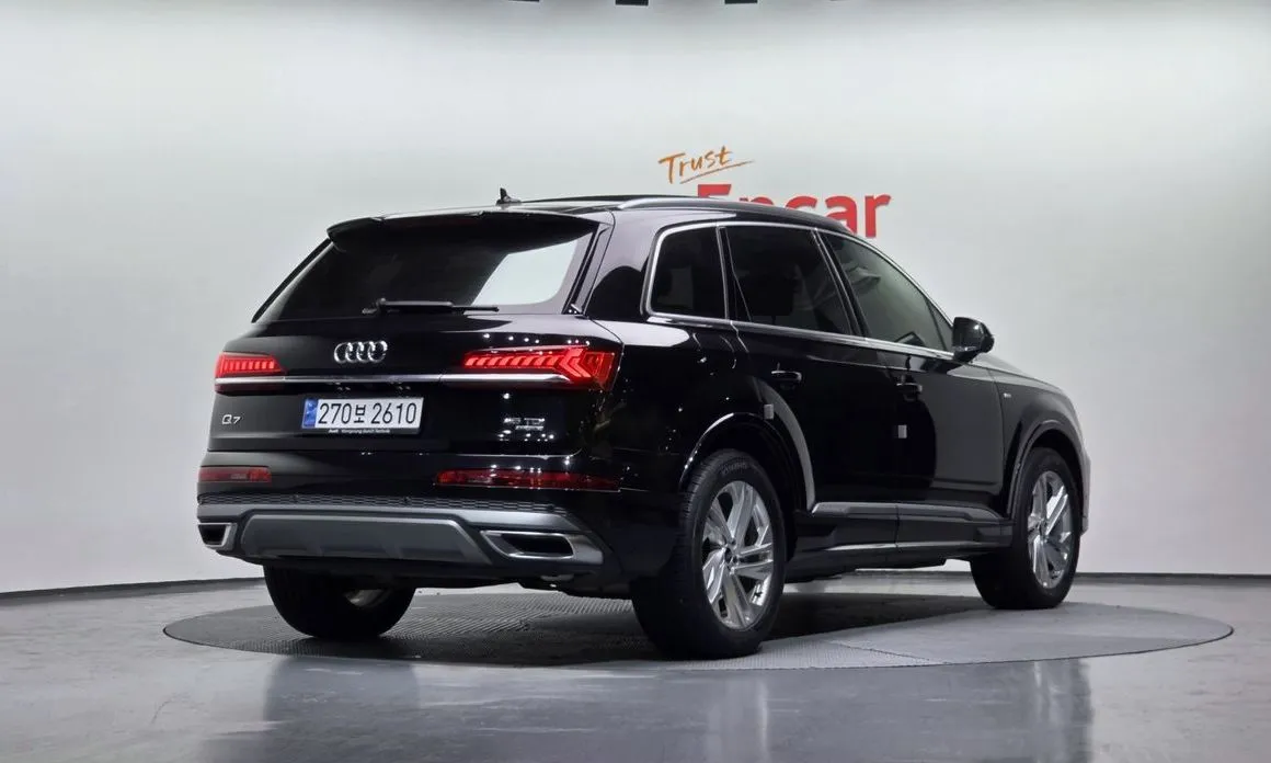 Audi Q7 — фото 3