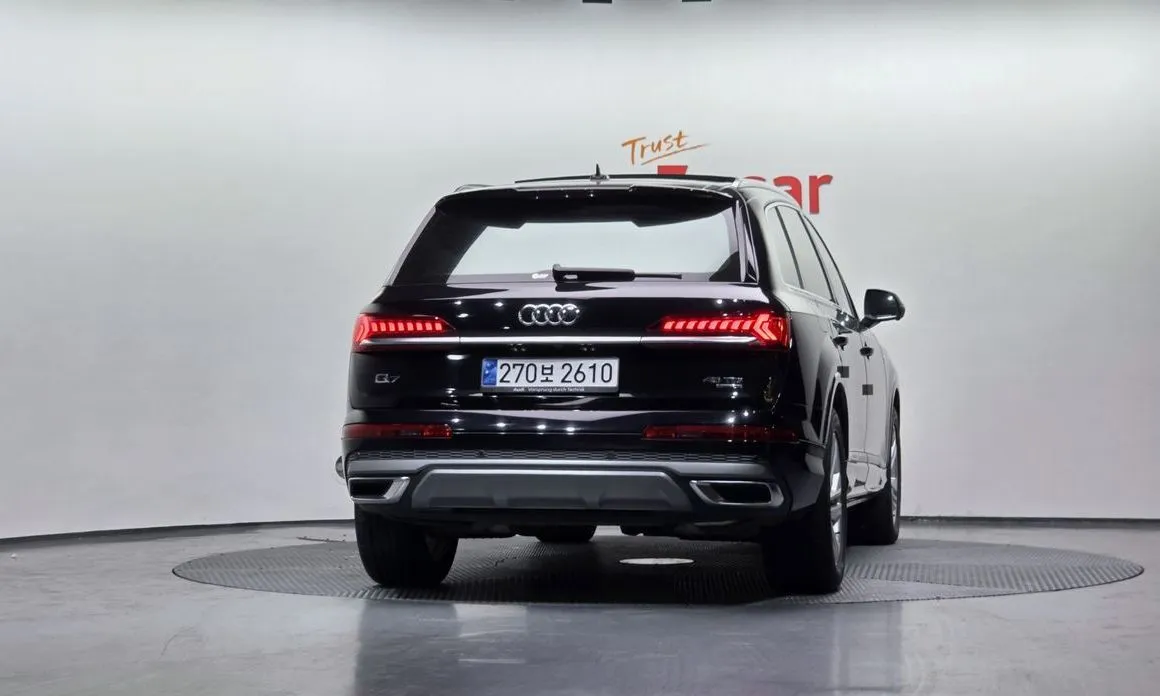 Audi Q7 — фото 4
