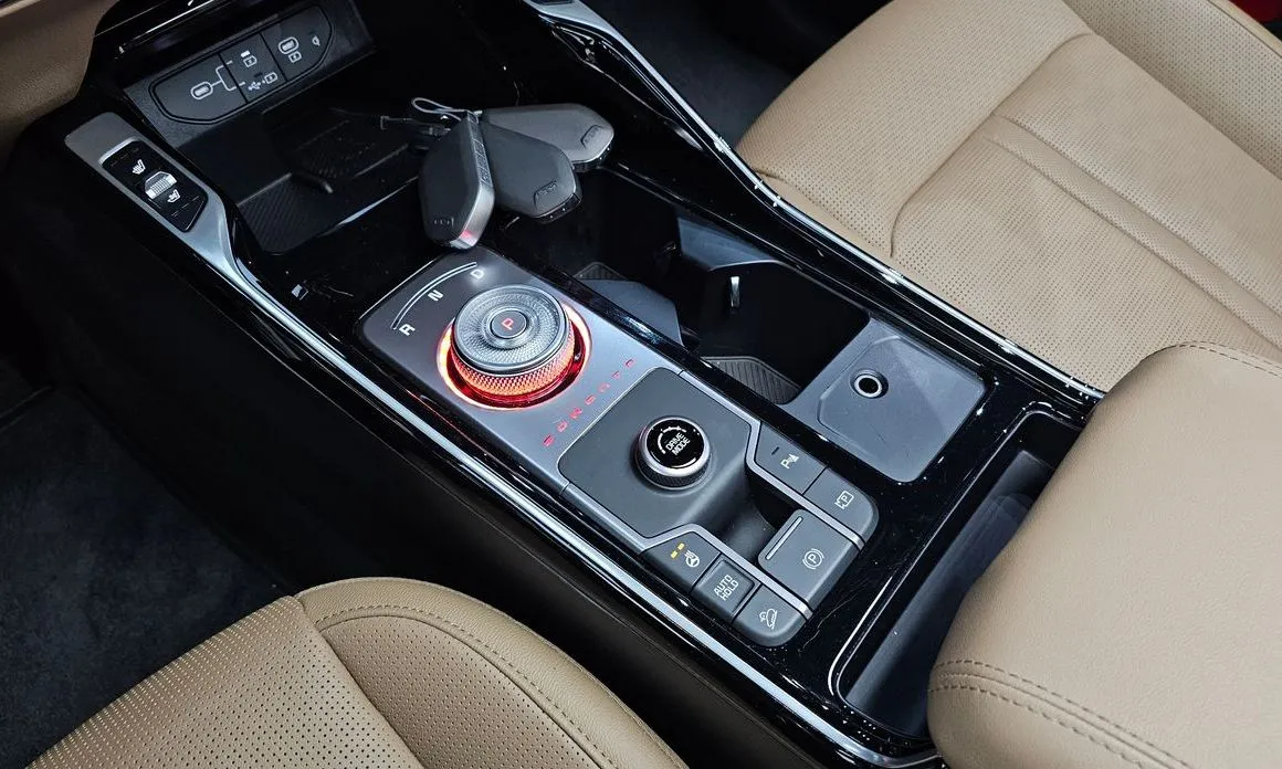 Kia Sorento — фото 6
