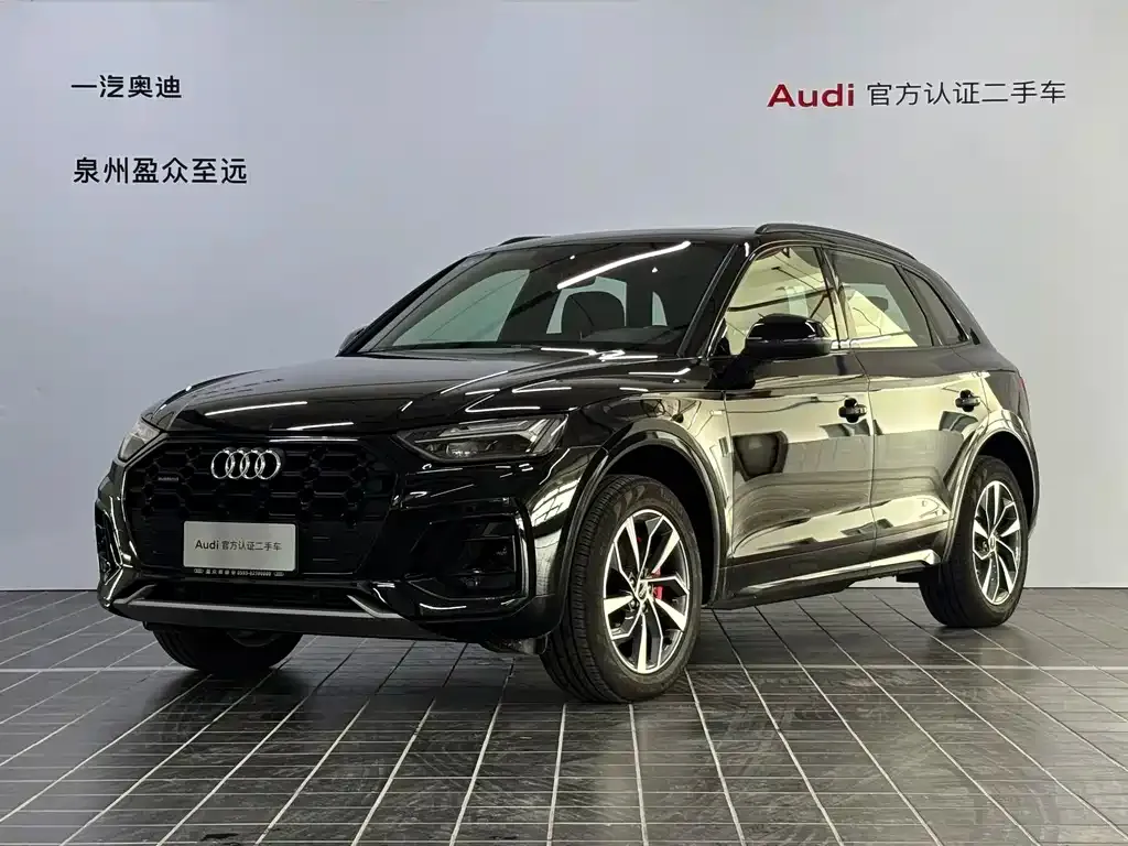Audi Q5L — фото 1