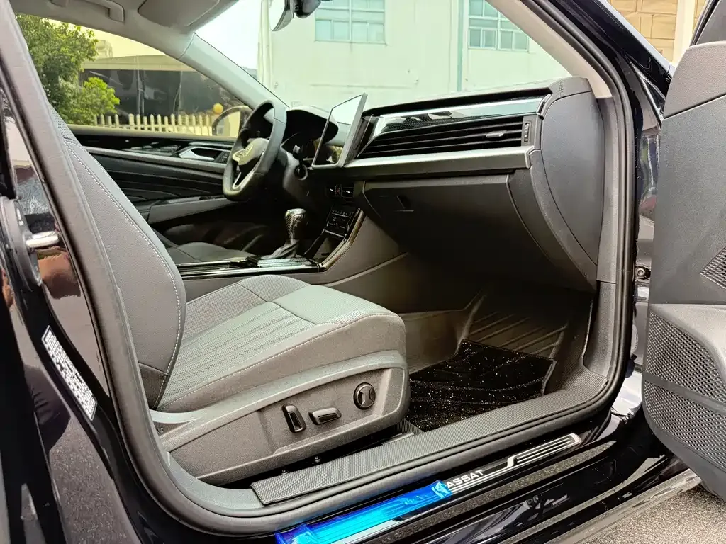 Volkswagen Passat — фото 7