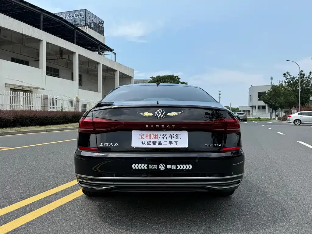 Volkswagen Passat — фото 10