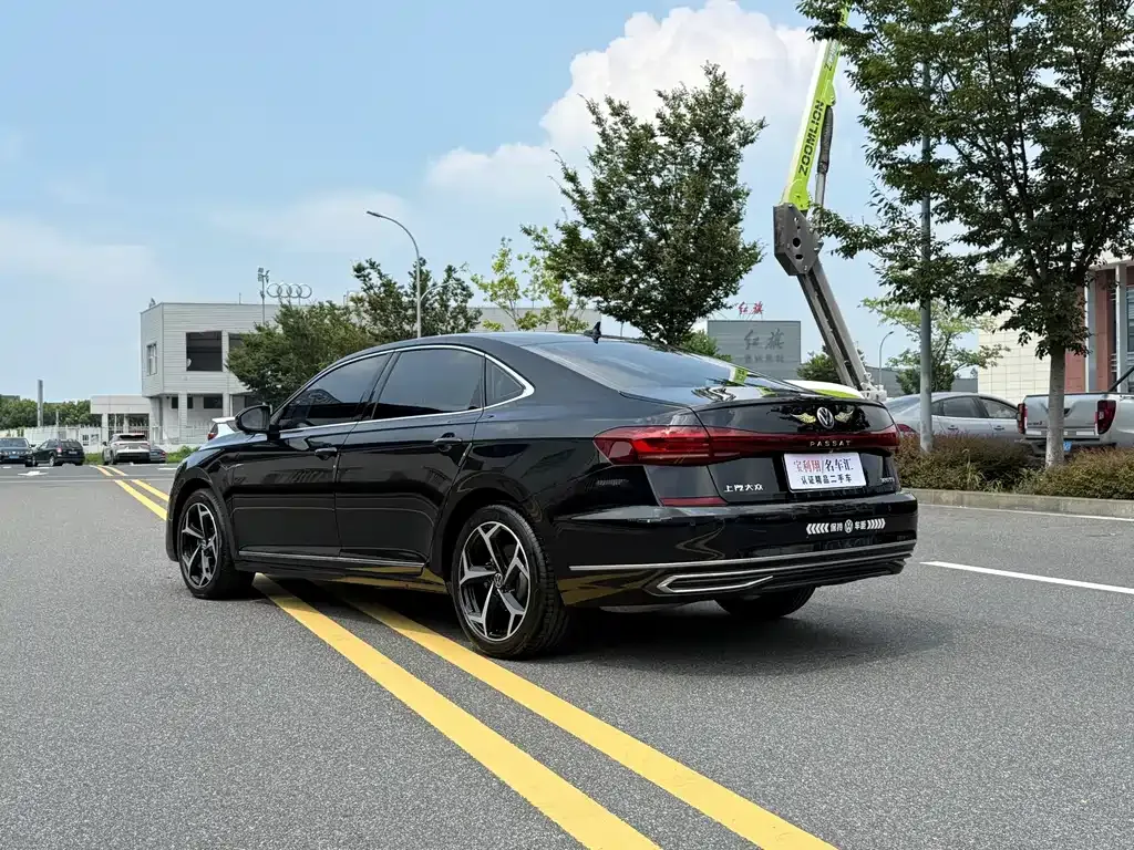 Volkswagen Passat — фото 9