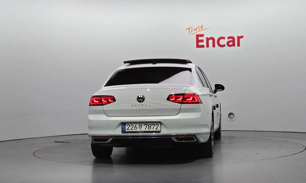 Volkswagen Passat — фото 8