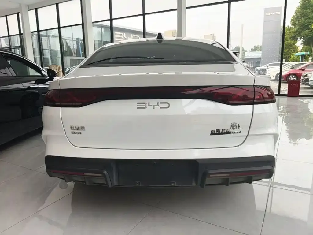 BYD Qin L — фото 10