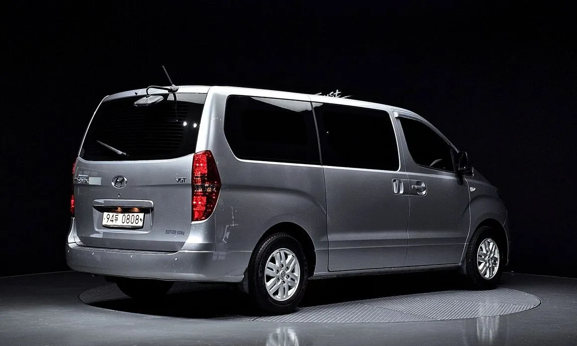 Hyundai Starex — фото 3