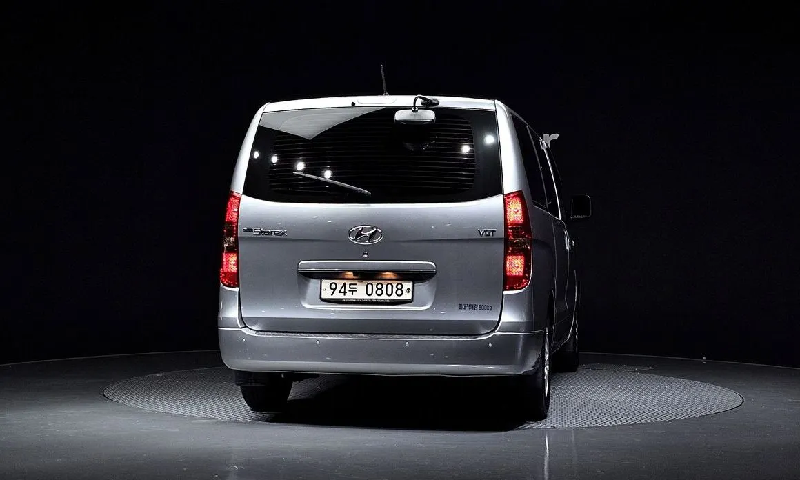 Hyundai Starex — фото 2